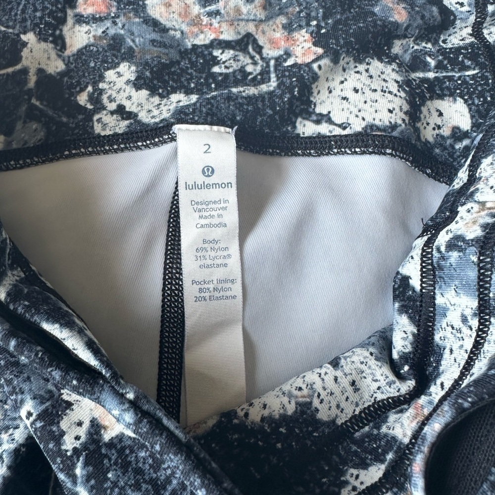 Lululemon Athletica Abstract Print Leggings - Picture 7 of 8